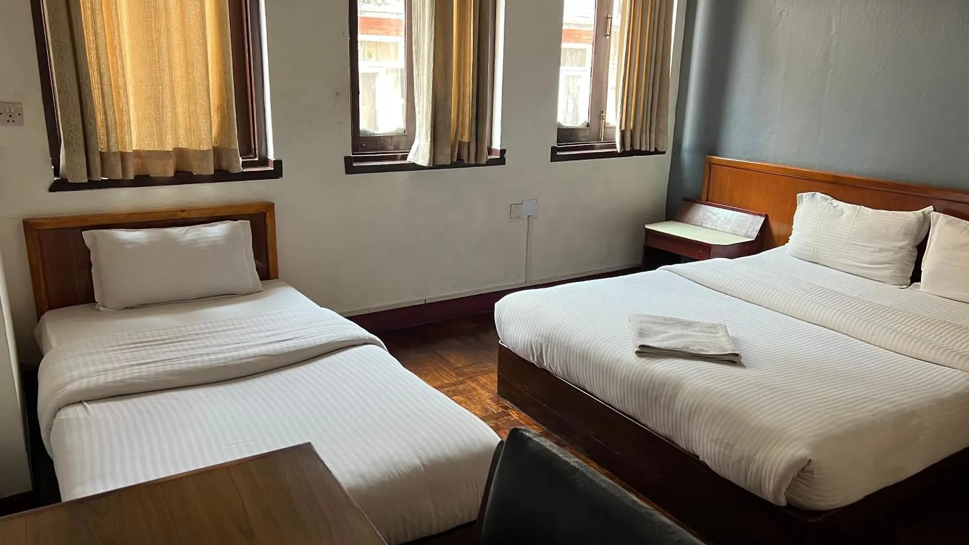 Hotel Earth House Kathmandu 2*,  Nepal