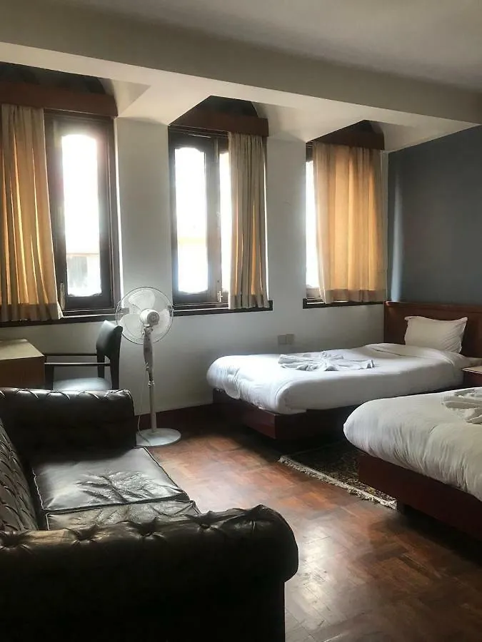 Hotel Earth House Kathmandu 2*,  Nepal